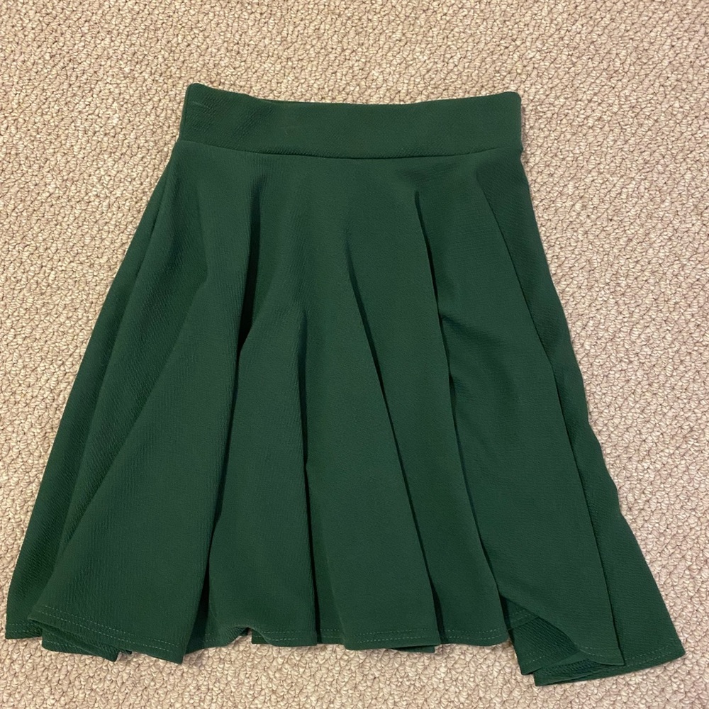 Urban Coco skirt in Forest Green size s/m